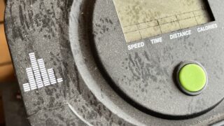 東京都中野区ネズミ駆除 納戸に残されたネズミの足跡