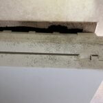 神奈川県川崎市ネズミ駆除 分電盤の侵入口とネズミの足跡